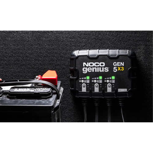 NOCO GEN5X3 Chargeur de batterie embarqu&eacute; &agrave; 3 sorties de 15 amp&egrave;res Gen5X3 Genius