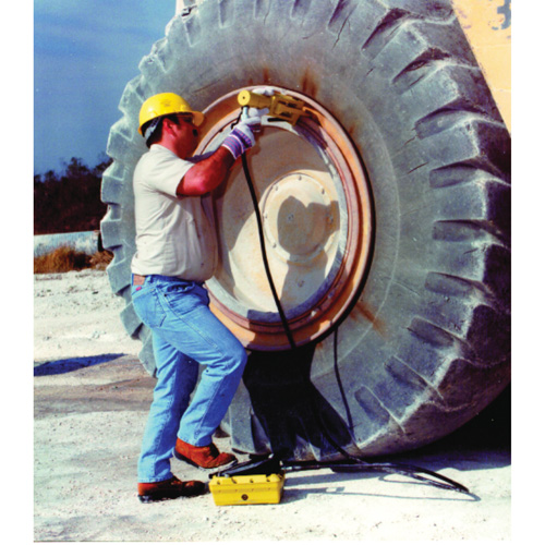 Esco 10207 Giant Tire/Earthmover Bead Breaker Kit with 1/2 Gallon Hydraulic Pump