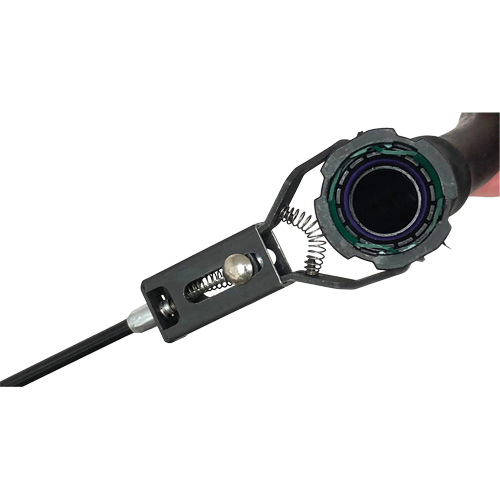LISLE 35070 Pince pour raccords &agrave; bouton avec c&acirc;ble de 23 po