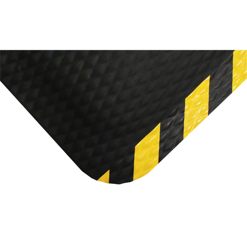 M+A Matting 4232488100 Tapis Hog Heaven, Losange, 4-4/5' x 8' x 5/8", Noir/Jaune, Nitrile