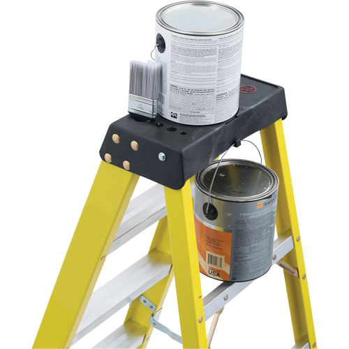 Featherlite 6404 Industrial Heavy-Duty Stepladders (6400 Series), 4', Fibreglass, 300 lbs. Capacity, Type 1A