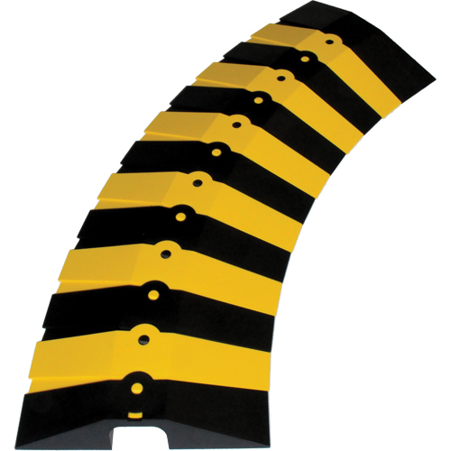 Ultratech 1840 Syst&egrave;me de protection de c&acirc;bles Ultra-Sidewinder - grand , 34" x 13,675" x 2,13", 13500 lb (6,75 tons)