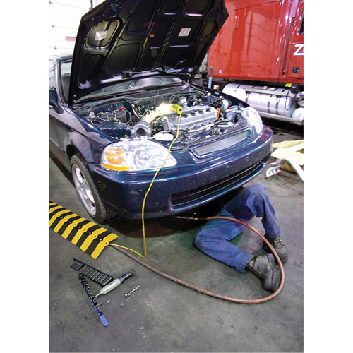 Ultratech 1840 Syst&egrave;me de protection de c&acirc;bles Ultra-Sidewinder - grand , 34" x 13,675" x 2,13", 13500 lb (6,75 tons)