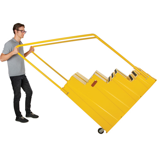 KLETON MQ030 Escabeau industriel, 4 marches, 44" x 22-1/4" x Hauteur 65-1/8"