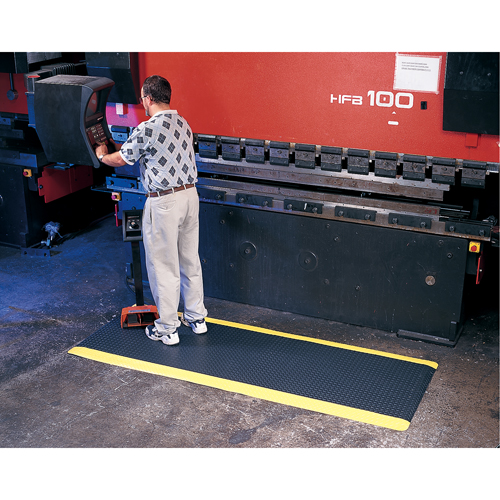 Wearwell 414.1516X3X5BK Ultrasoft No. 414 Mats, Diamond, 3' x 5' x 15/16", Black, PVC Sponge