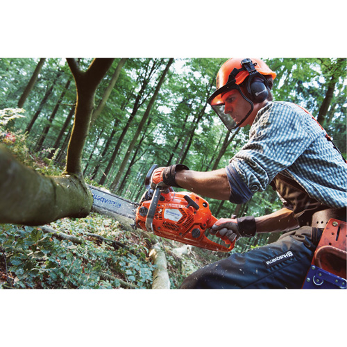 Husqvarna 970501405 555&reg; Chainsaw, 18", Gasoline, 4.3 HP