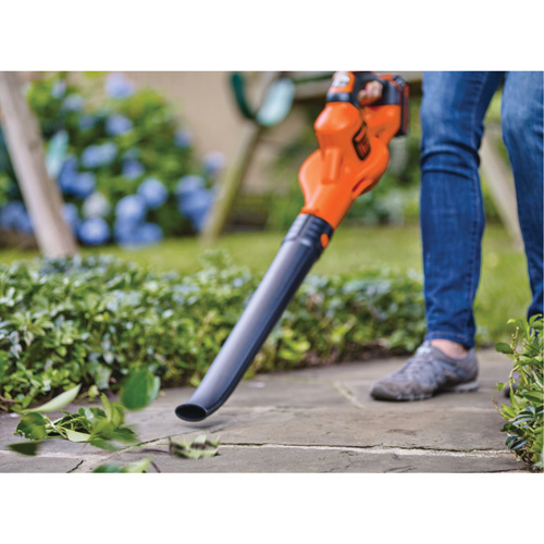 Black & Decker LSW321 Ensemble de balayeuse sans fil Max* PowerBoost, 20 V, Vitesse d'air 130 mi/h, &agrave; pile
