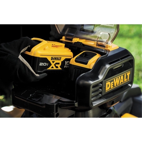 DEWALT DCMWSP244U2-CA 2x20V Max* Brushless Cordless Lawn Mower Kit, Self-Propelled Walk-Behind, Battery Powered, 21.5" Cutting Width
