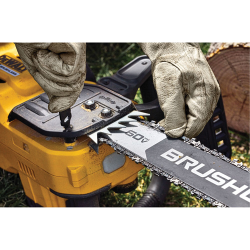 DEWALT DCCS677Z1 Ensemble de scie &agrave; chaîne sans fil et sans contact MAX* 5.0 Ah, 20", &agrave; pile, 4 CV/60 V