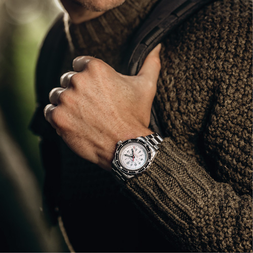 Marathon WW194006SS-0513 Arctic Edition Large Diver's Automatic GSAR Watch with Stainless Steel Bracelet, Digital, Battery Operated, 41 mm, Silver
