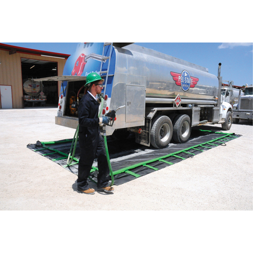 Ultratech 8631 Rapid Rise Ultra-Containment Berms&reg;, 748 US gal. Capacity, 10' W x 10' L x 12" H, Foam Wall