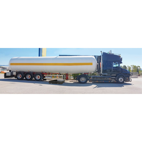Ultratech 8725 Ultra-Tanker Berm, 374 US gal. Capacity, 5' W x 10' L x 12" H, Foam Wall