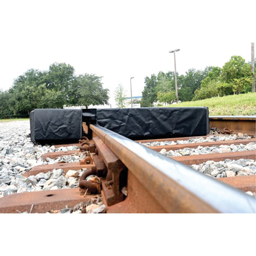 Ultratech 8490 Ultra-Track Berm, 144 US gal. Capacity, 4' W x 6' L x 12" H, Foam Wall