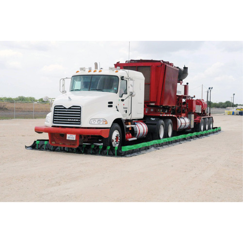 Ultratech 8503 Berme Ultimate Copolymer 2000 Ultra-Containment Berm, 12' la x 30' lo x 12" h, Support &agrave; charni&egrave;re