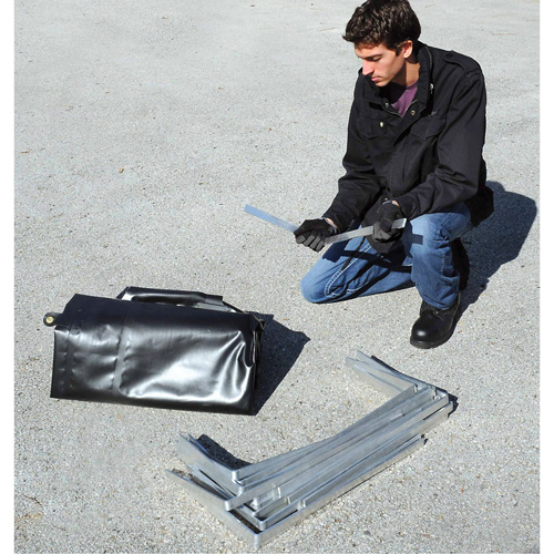 Ultratech 2853 Conteneur flexible pour r&eacute;servoir de carburant avec drain Ultra-550 Containment Sump, 102" lo x 72" la, 650 gal. US Capacit&eacute;