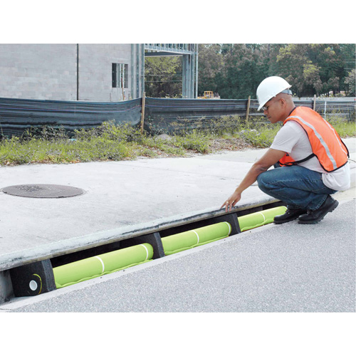 Ultratech 9248 Ultra-Curb Guard Plus&reg; Storm Drain Filter, Oil & Sediment, 36" L x 4" W