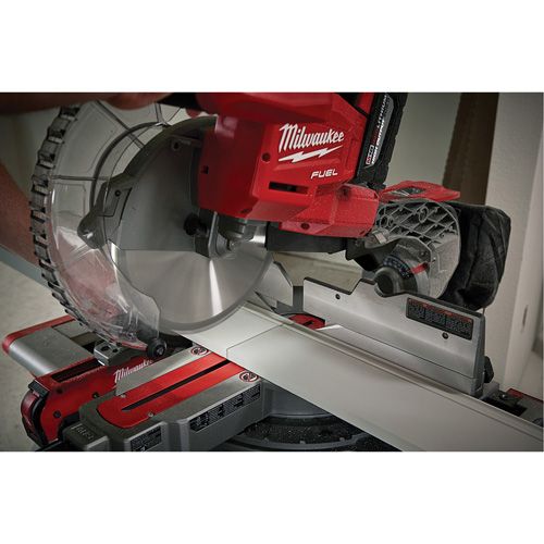 Milwaukee 2734-21 M18 Fuel Dual Bevel Sliding Compound Mitre Saw Kit