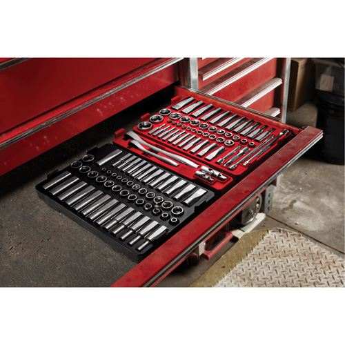 Milwaukee 48-22-9486 Ensemble de cliquet et douilles avec organisateur &agrave; profil bas Packout, 106 Mcx, Prise de 1/4"/3/8", Profond