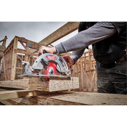 Milwaukee 2830 21HD M18 Fuel Rear Handle Circular Saw Kit 7 1 4