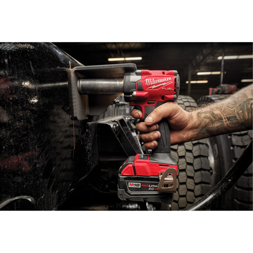 Milwaukee 2854-20 Cl&eacute; &agrave; chocs compacte M18 Fuel avec anneau de friction (outil seulement), 18 V, Mandrin 3/8"