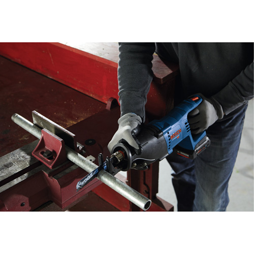 Bosch CRS180B Scie alternative avec poign&eacute;e en D (outil seulement), 18 V, Lithium-ion Bloc-pile, 2700 coups/min