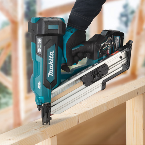 Makita BN001GZ01 Cloueuse de charpente 3-1/2" sans balai &agrave; t&ecirc;te tronqu&eacute;e XGT (outil seulement), 40 V, Lithium-ion
