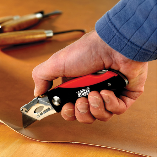 Bessey D-BKPH Couteau utilitaire pliant, 2-3/8" lame, poign&eacute;e en Plastique/Coussin&eacute;e