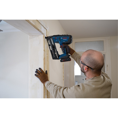 Bosch GNH18V-16MAN Cloueur de finition inclin&eacute; sans balais de calibre 16 (outil seul), 18 V, Lithium-ion