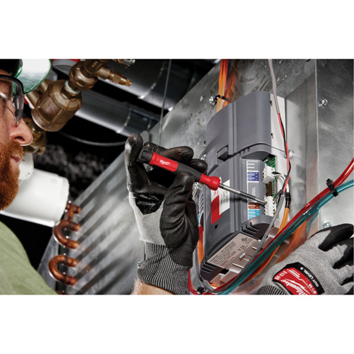 Milwaukee 48-22-2930 Tournevis de pr&eacute;cision 4-en-1 &agrave; embouts multiples avec porte-embout de 1/4", 5-3/4" lo, Prise Coussin&eacute;e