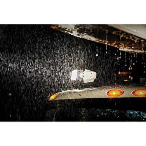 Milwaukee 2123-20 Ensemble d'&eacute;clairage orientable polyvalent &agrave; t&eacute;l&eacute;commande, DEL, 4250 lumens