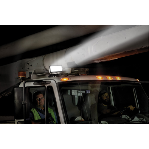 Milwaukee 2123-20 Ensemble d'&eacute;clairage orientable polyvalent &agrave; t&eacute;l&eacute;commande, DEL, 4250 lumens