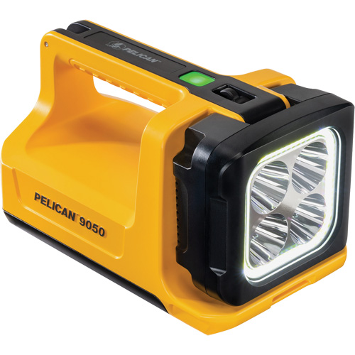 Pelican 090500-0000-245 Lampe de poche lanterne haute performance 9050, DEL, 3369 lumens, 2,75 hres de fonctionnement, piles Rechargeable/AA, Compris