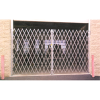 Illinois Engineered Products PFG1485 Barri&egrave;res de s&eacute;curit&eacute; galvanis&eacute;es repliables, Repliable double fixe, 14' lo x 8' h d&eacute;ploy&eacute;