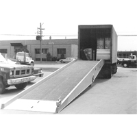 Mobile Yard Ramp, 16000 lbs. Capacity, 84" W x 30' L  KH562 | TENAQUIP