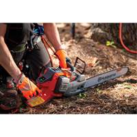 Husqvarna 970852120 550i XP&reg; Chainsaw with Battery & Charger Kit, 20", Battery Powered, 36 V