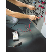 Wearwell 702.14X3X75BK Tapis ondul&eacute; non conducteur pour tableau de contr&ocirc;le no 702, 3' la x 75' lo, 1/4" &eacute;paisseur, Noir, PVC