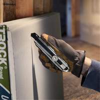 Olfa 1135529 Couteau avec verrou &agrave; cliquet, 18 mm, Acier au carbone, Robuste, Prise en Aluminium