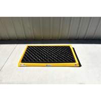 Ultratech 2352 Plateaux Ultra-Containment Tray, 54" lo x 29,8" la x 3,5" h, Cap. de d&eacute;versement 14 gal. US