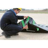 Ultratech 8250 Bermes &eacute;conomiques Ultra-Containment Berms, Capacit&eacute; 179 gal. US, 4' la x 6' lo x 12" h, Support en L