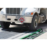 Ultratech 8631 Rapid Rise Ultra-Containment Berms&reg;, 748 US gal. Capacity, 10' W x 10' L x 12" H, Foam Wall