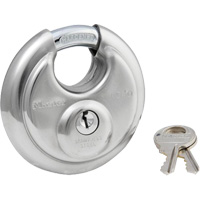 Master Lock 40DPF Cadenas &agrave; arceau prot&eacute;g&eacute;, Cl&eacute;s diff&eacute;rentes, Acier inoxydable, Largeur de 2-3/4"