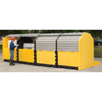 Ultratech 1167 Palette antid&eacute;versement pour GRV ultra modulaire — usage ext&eacute;rieur, 4 r&eacute;servoirs, Capacit&eacute; de d&eacute;versement 365 gal. US, 250" x 79" x 93"