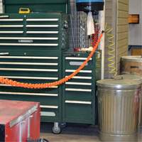 Mr. Chain 77412 Ensemble de barri&egrave;re &agrave; chaîne magn&eacute;tique pour l'entrep&ocirc;t, Orange, Maillon de 2", 15' de long