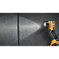 DEWALT DCL040 Lampe de travail Max, DEL, 110 lumens, 11 hres de fonctionnement, Bloc-pile Rechargeable, Plastique