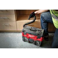 Milwaukee 0880-20 Aspirateur humide/sec M18 (outil seulement), 18 V, Capacit&eacute; 2 gal.