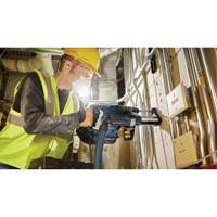 Bosch RH328VC Marteau rotatif SDS-Plus, 1-1/8", 8 A, 0-4000 Coups/min, 0-900 Tr/min, 2,4 lb-pi.