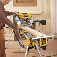 DEWALT DWS779 Scie &agrave; onglets combin&eacute;s coulissante &agrave; double biseau, 12", 15 A, 120 V
