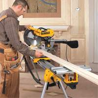 DEWALT DWS780LST Scie &agrave; onglets combin&eacute;s coulissante &agrave; double biseau avec support