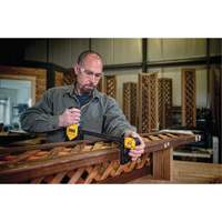 DEWALT DWHT83186 Serre-joint tr&egrave;s grand &agrave; g&acirc;chette, 24" (610 mm)