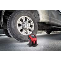 Milwaukee 2475-21XC M12 Compact Inflator Kit